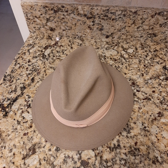 Fedora hat - Picture 1 of 6